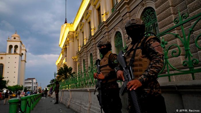 Presidente salvadoreño autoriza a usar fuerza letal contra el crimen organizado