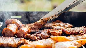 Coronavirus: Cómo un asado en plena cuarentena dejó 2 muertos y 19 contagiados en Argentina