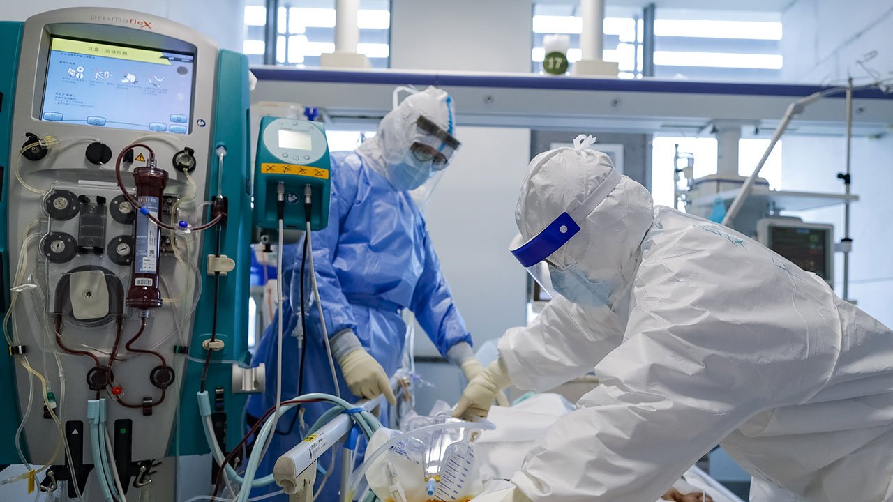 Científicos estudian el coronavirus