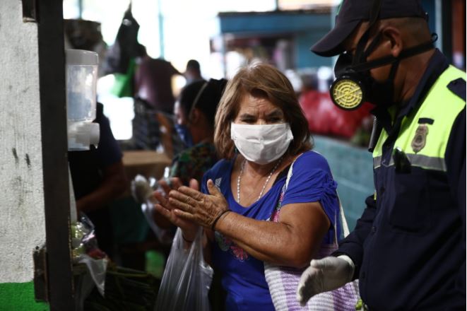 Suman tres nuevos casos de coronavirus en Guatemala este Martes Santo, en total van 77 contagiados