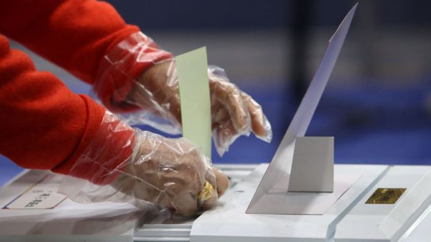  Corea del Sur celebró sus elecciones parlamentarias en medio de la pandemia. (Foto Guatevisión: Getty Images)