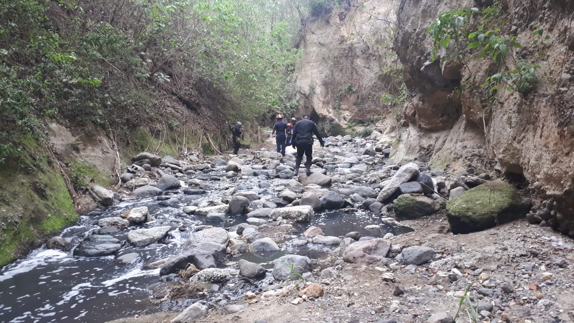 Restos encontrados en río de aguas servidas en zona 12 son de una mujer y un hombre