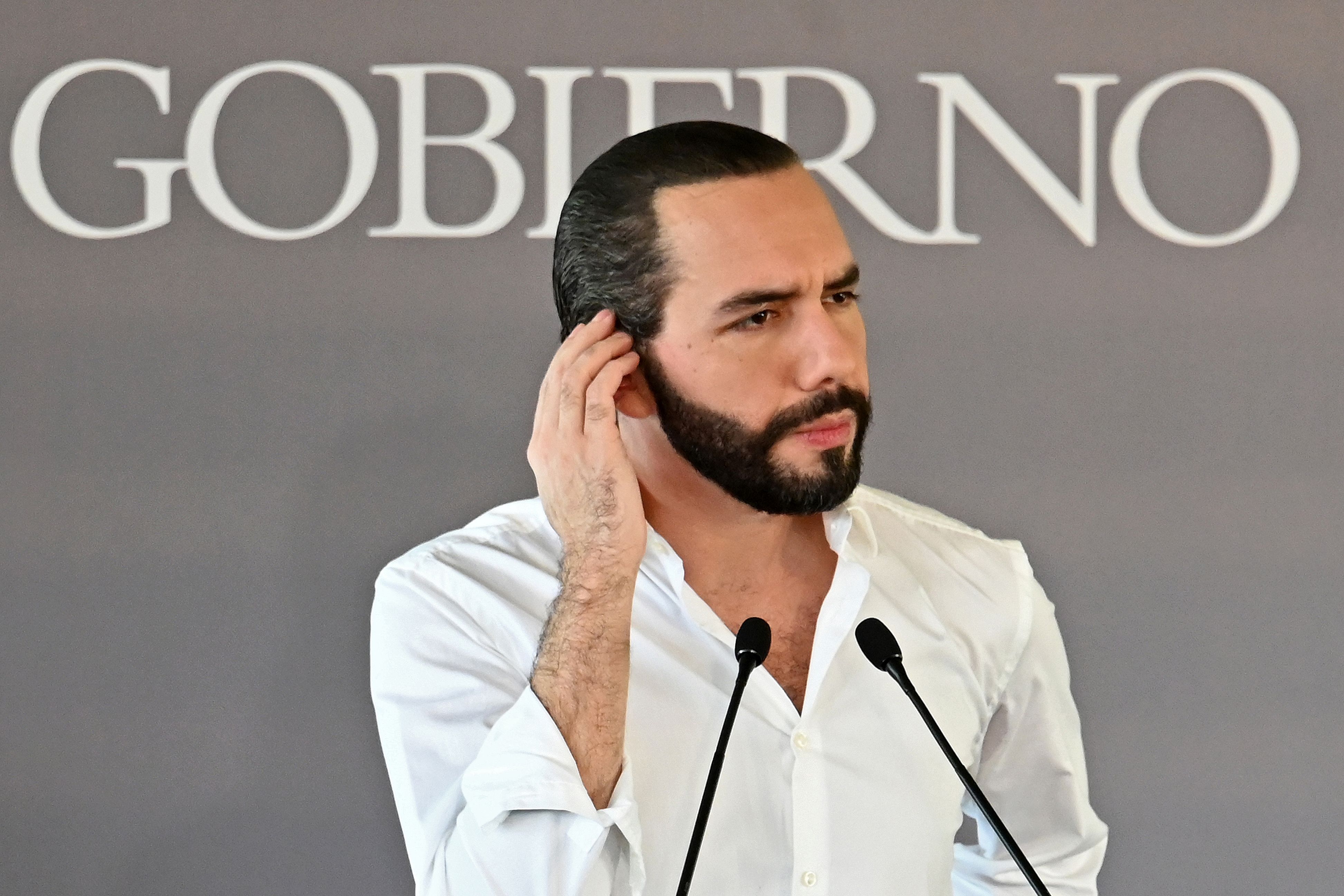 El Gobierno de El Salvador fue acusado por la Fiscalía General de la República de usurpar funciones de la Asamblea Legislativa. (Foto Guatevisión: Agence France-Presse)