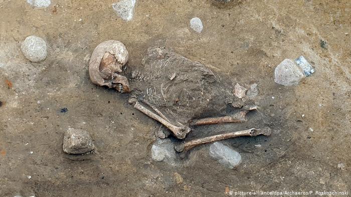 Hallan esqueleto de mujer que vivió hace 4.000 años en Alemania