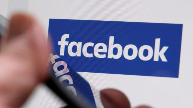 Facebook lanza nueva web con modo oscuro y accesos simplificados