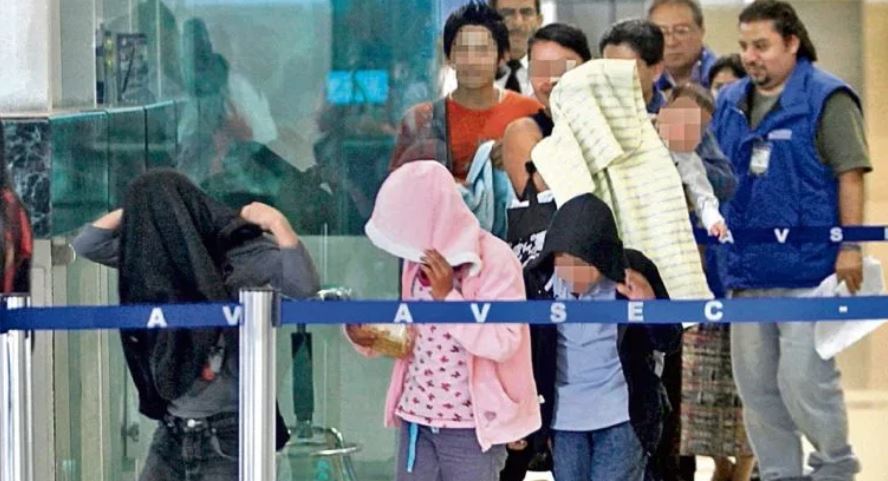 Cuatro menores guatemaltecos que fueron deportados de México dan positivo al coronavirus