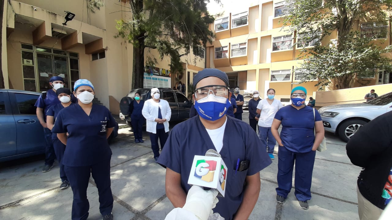 “Si renunciamos condenamos a la muerte a los pacientes”: Terapistas respiratorios demandan mejores condiciones