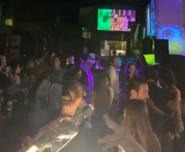 Fiesta clandestina en mueblería O3.