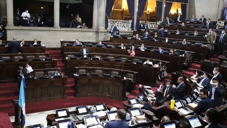 Alianza oficialista habría destinado Q600 millones del Presupuesto para pago de favores