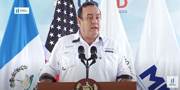 Alejandro Giammattei, durante el anuncio del primer caso de coronavirus en Guatemala.