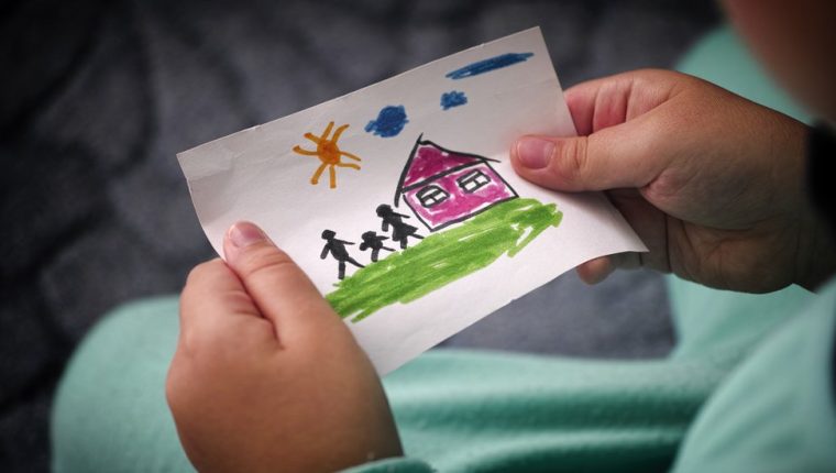 Adopción: la pareja brasileña condenada a compensar con más de US$27.000 al niño que devolvieron después de adoptarlo