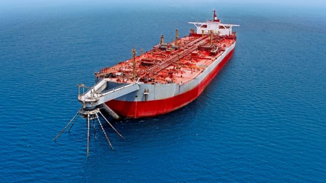 El petrolero fantasma que amenaza desde el mar Rojo con provocar “el mayor desastre ambiental a escala regional y mundial” en décadas