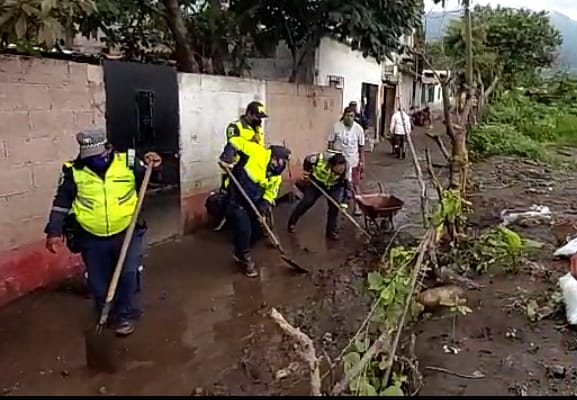 Lluvias de las últimas 24 horas dejaron deslizamientos, lahares y personas afectadas