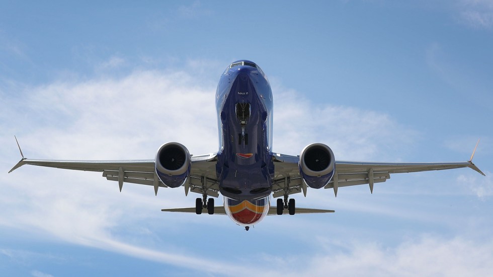 Coronavirus: Así pudo contagiarse una mujer en el baño de un avión