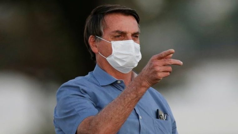 Coronavirus en Brasil | “Decir que los pobres de derecha son estúpidos es arrogante. A los que tienen hambre, la ideología les queda lejos”: el sorprendente aumento en las encuestas de Bolsonaro