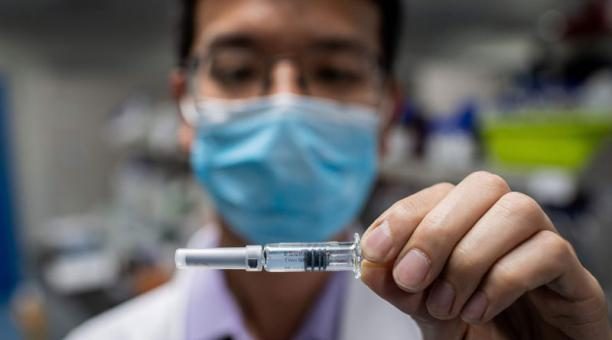 Entre miedo y esperanza: así es ser voluntario de una vacuna del coronavirus