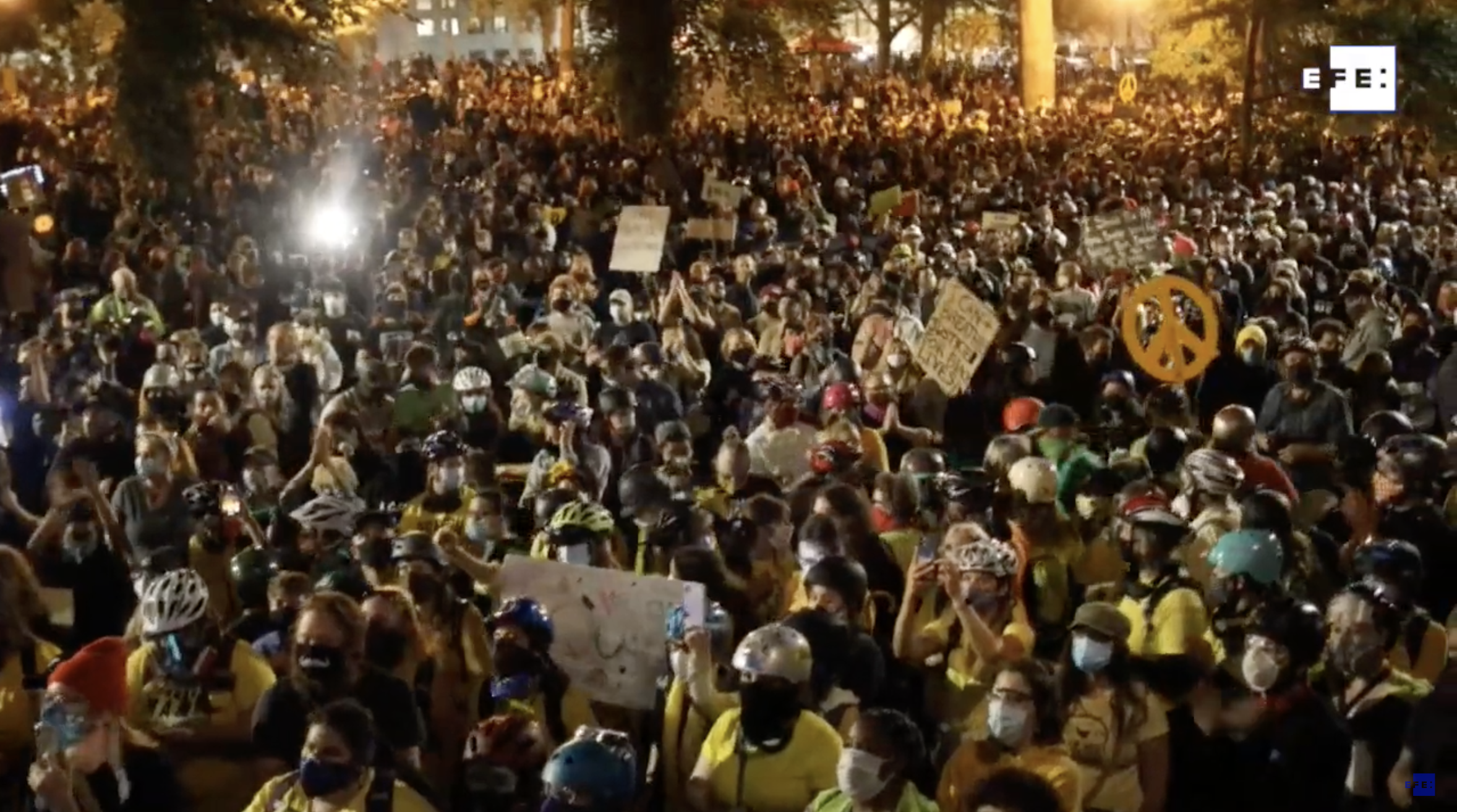 Un muerto por disparos en Portland tras choques entre manifestantes en EE.UU.