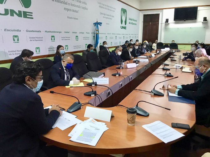 Congresistas cuestiona al procurador general de la Nación por haber recomendado la destitución del presidente del IGSS