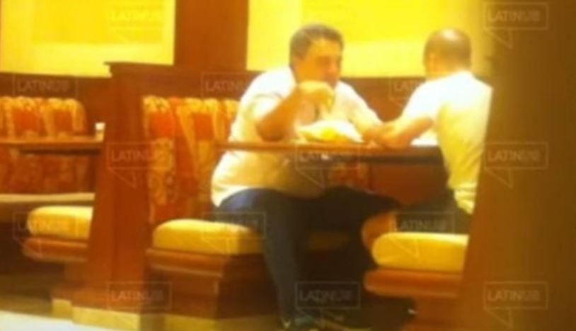‘Videoescándalo’ toca a familia de AMLO: captan a su hermano y a David León en entrega de dinero