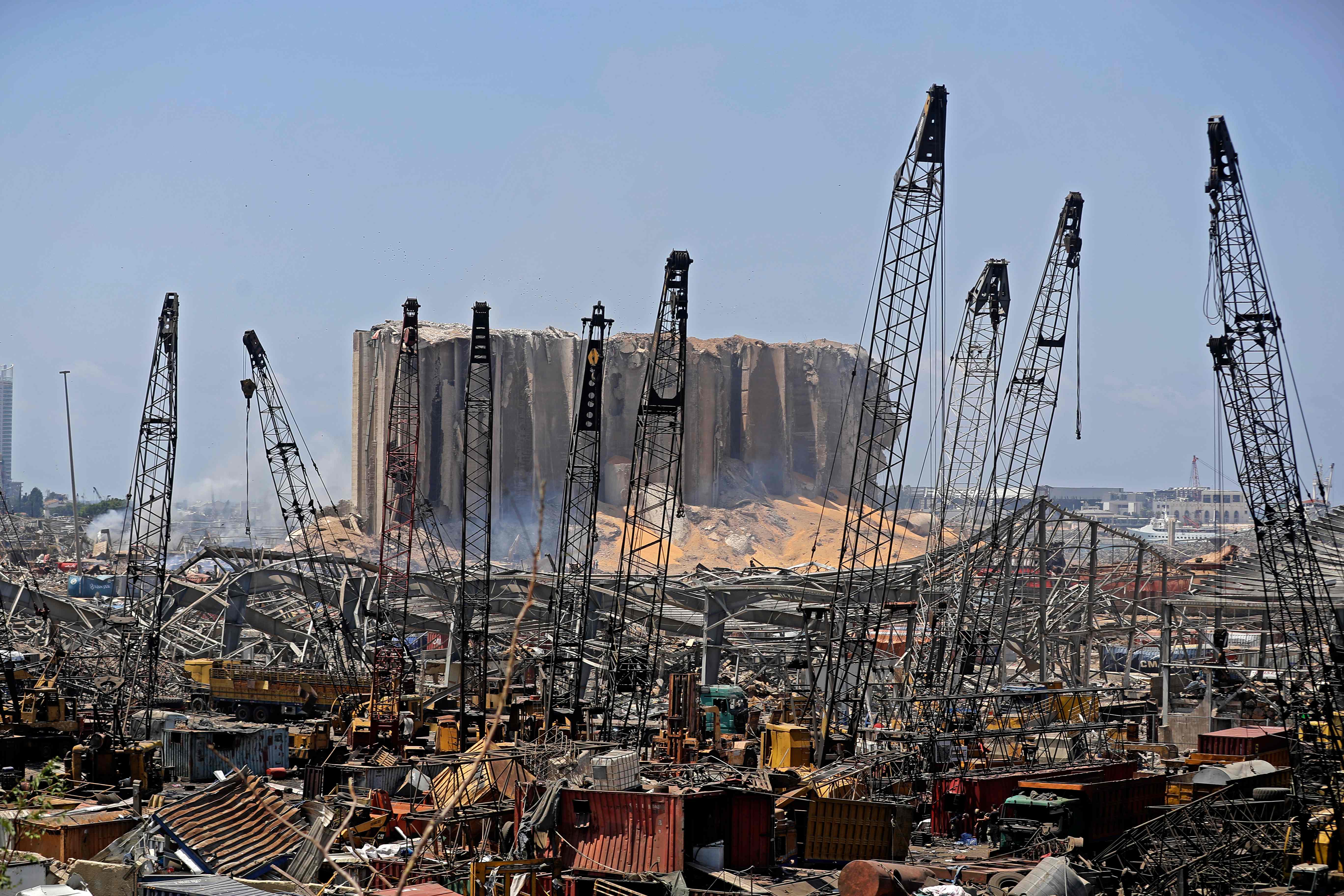 Beirut: las imágenes a 24 horas de la explosión tan fuerte como un terremoto en la capital libanesa