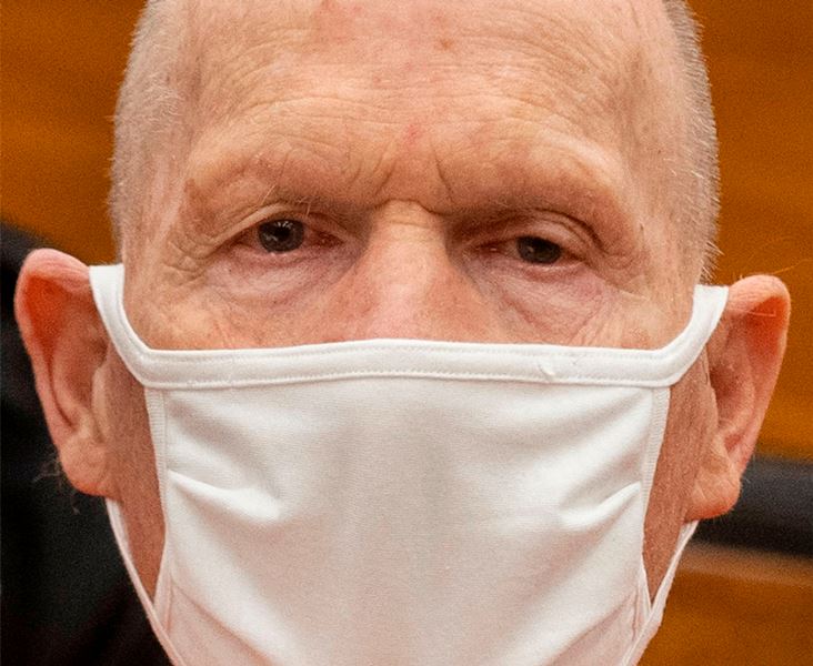 “Merece pasar el resto de su miserable vida en prisión”: Víctimas encaran a expolicía implicado en asesinatos y violaciones