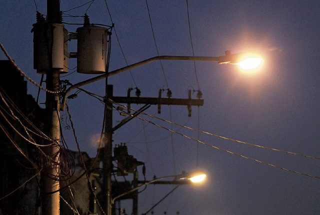 EEGSA denuncia que delincuentes aprovechan toque de queda para robar transformadores
