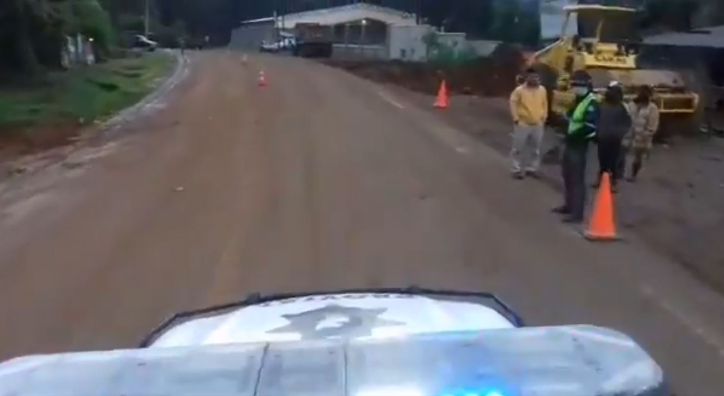 Luego de socavamiento en carretera, queda habilitado paso provisional en Purulhá