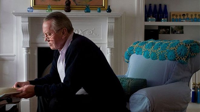 Quién es Charles Feeney, el multimillonario que logró regalar su fortuna de US$8 mil millones en vida y quedarse sin nada