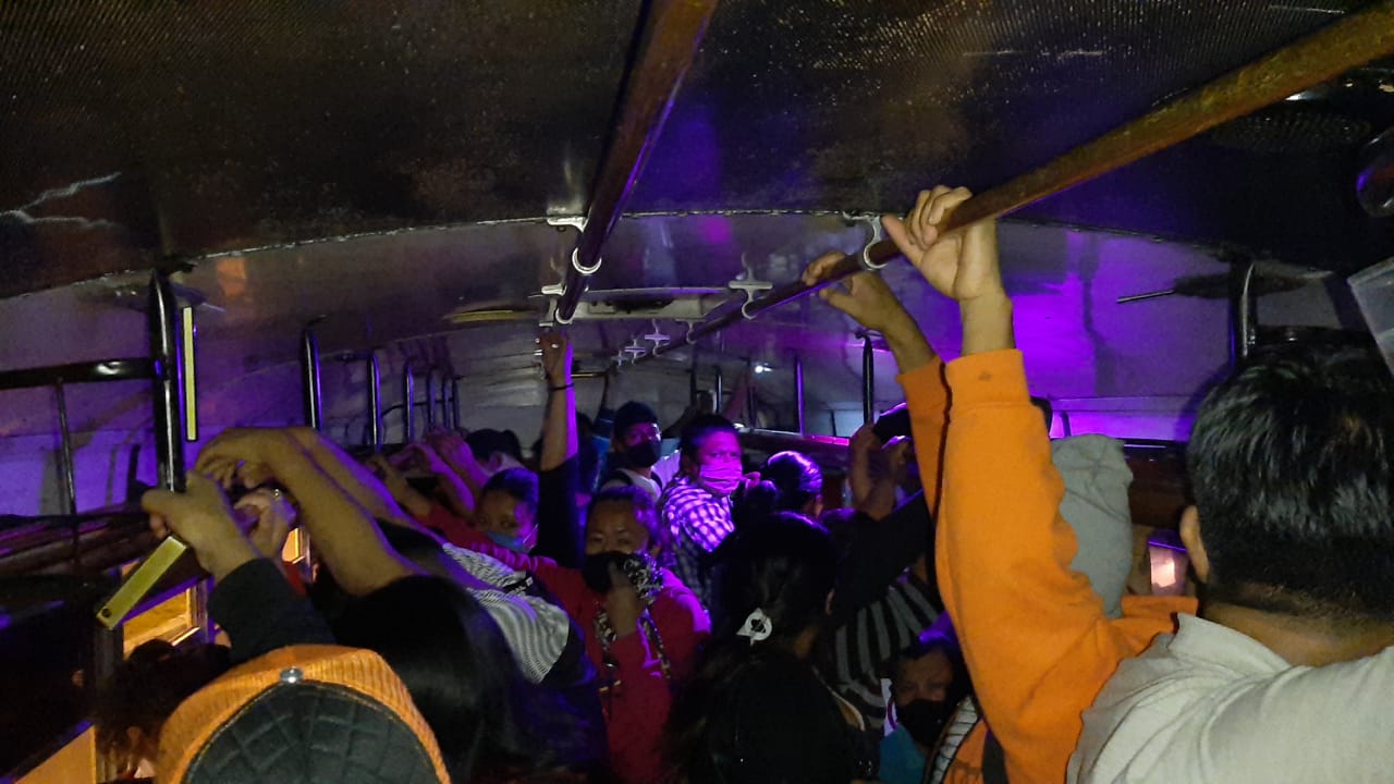 Coronavirus: bus sobrecargado y sin cumplir medidas sanitarias es interceptado en Mixco