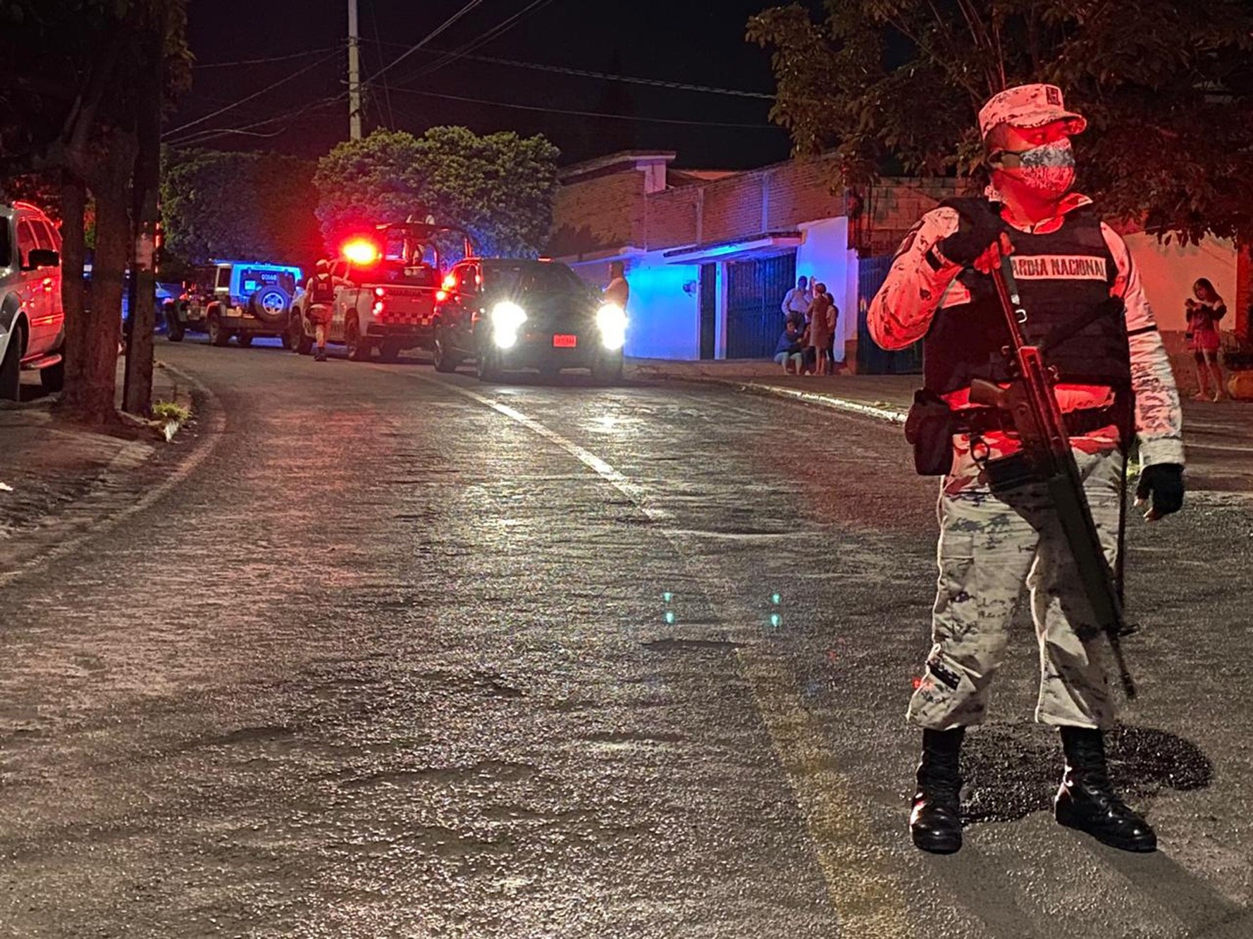 Comando armado irrumpe en velorio en Cuernavaca, México, y asesina a ocho personas
