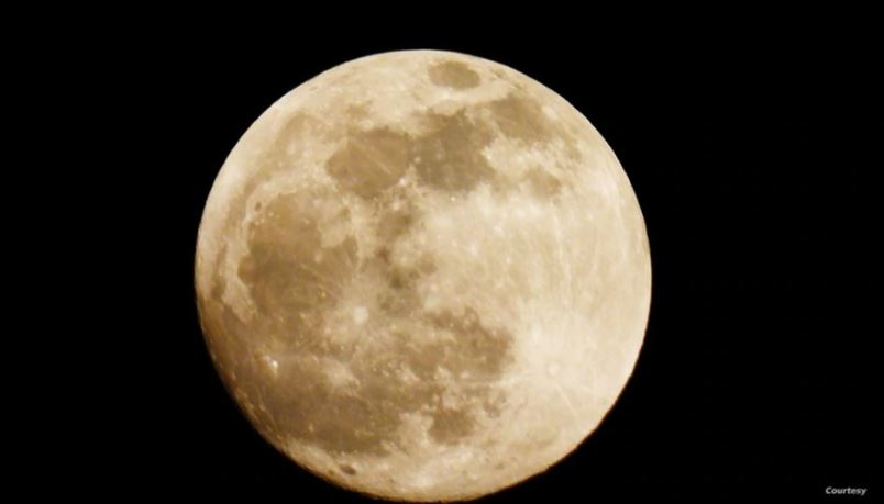La NASA presenta su plan para llevar a una primera mujer a la Luna