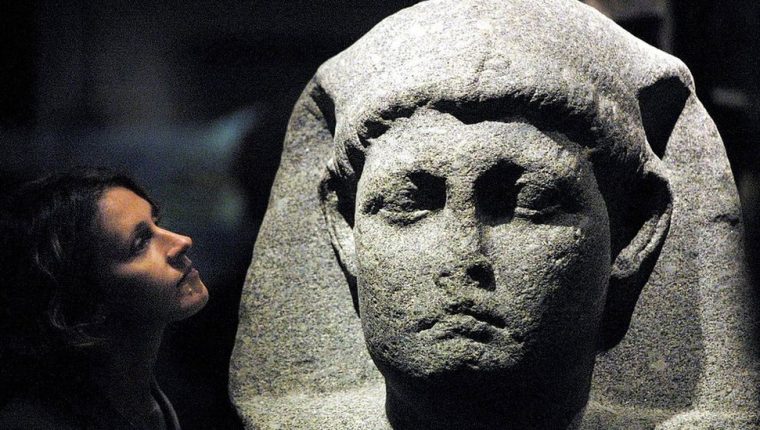 Qué se sabe sobre el origen y el aspecto de Cleopatra, una de las mujeres más poderosas de la historia
