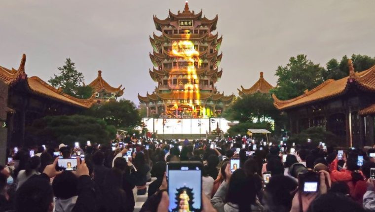 Coronavirus en China | Wuhan, “la ciudad heroica”: cómo la urbe pasó de ser el foco de covid-19 a uno de los principales polos turísticos del país