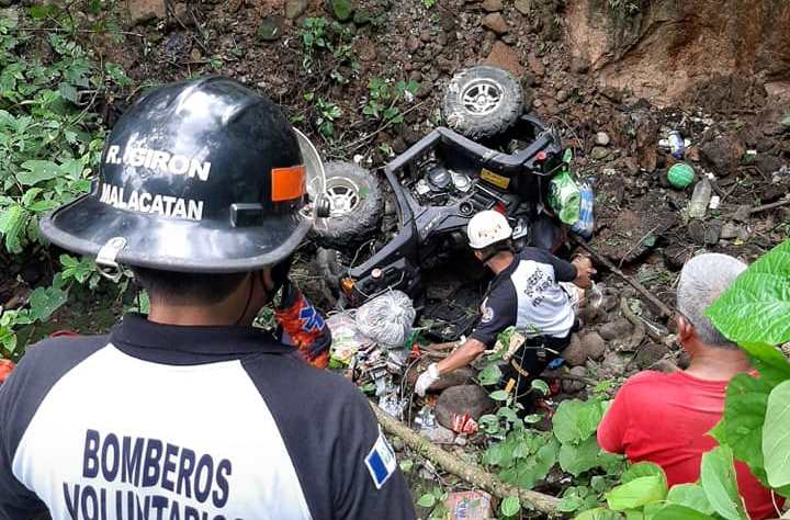 Cuatrimoto cae a un barranco en Malacatán; hay un muerto y un herido