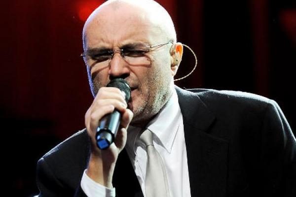 El mensaje por el que Phil Collins corrió a su pareja de su casa