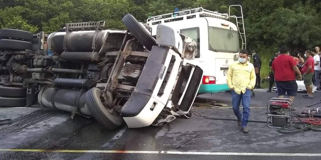Mueren tres kaibiles en accidente de tránsito en Gualán