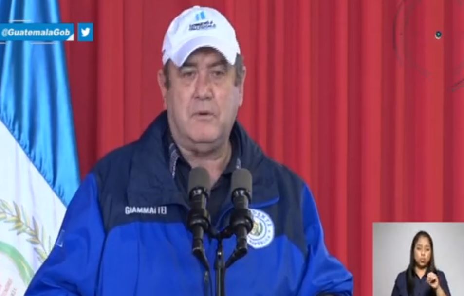 Giammattei anuncia que trabajarán para que tren de México ingrese a Guatemala y así aumentar el comercio de productos