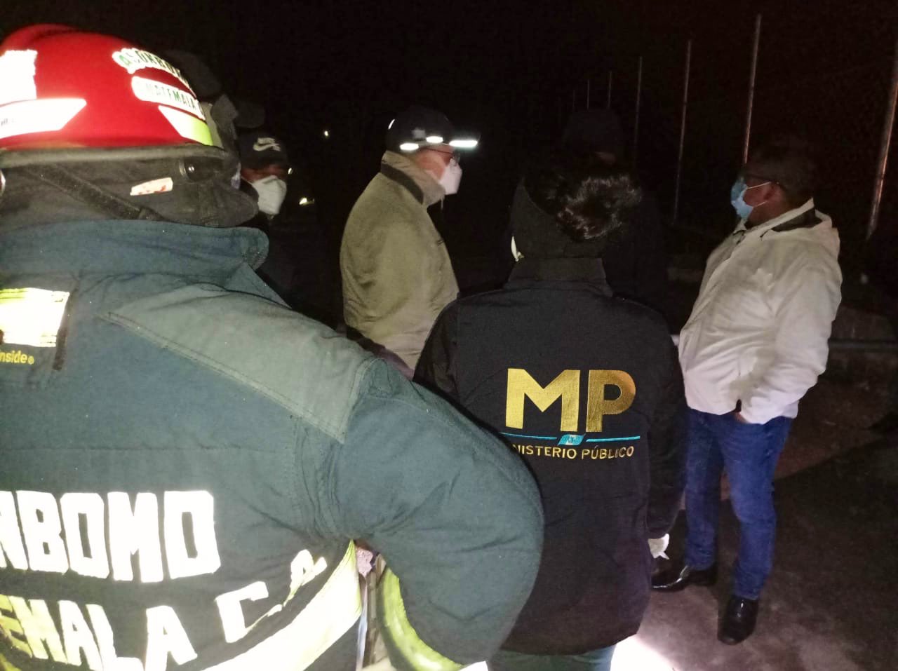 Sololá: turba enardecida vapulea a dos presuntos secuestradores en Nahualá