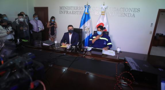 Ministerio de Comunicaciones vuelve a cambiar versión sobre destino de Q135 millones