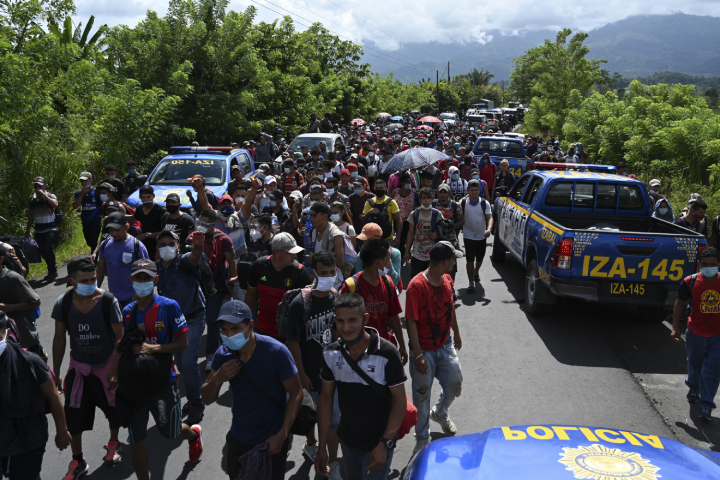 Declaran estado de Prevención en seis departamentos por ingreso de migrantes hondureños