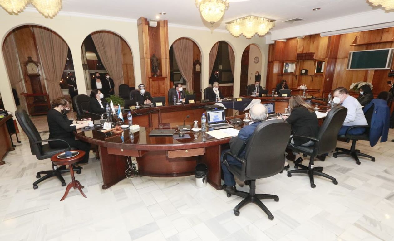 Magistrados de la CSJ firman su continuidad mientras no elijan a sus sucesores