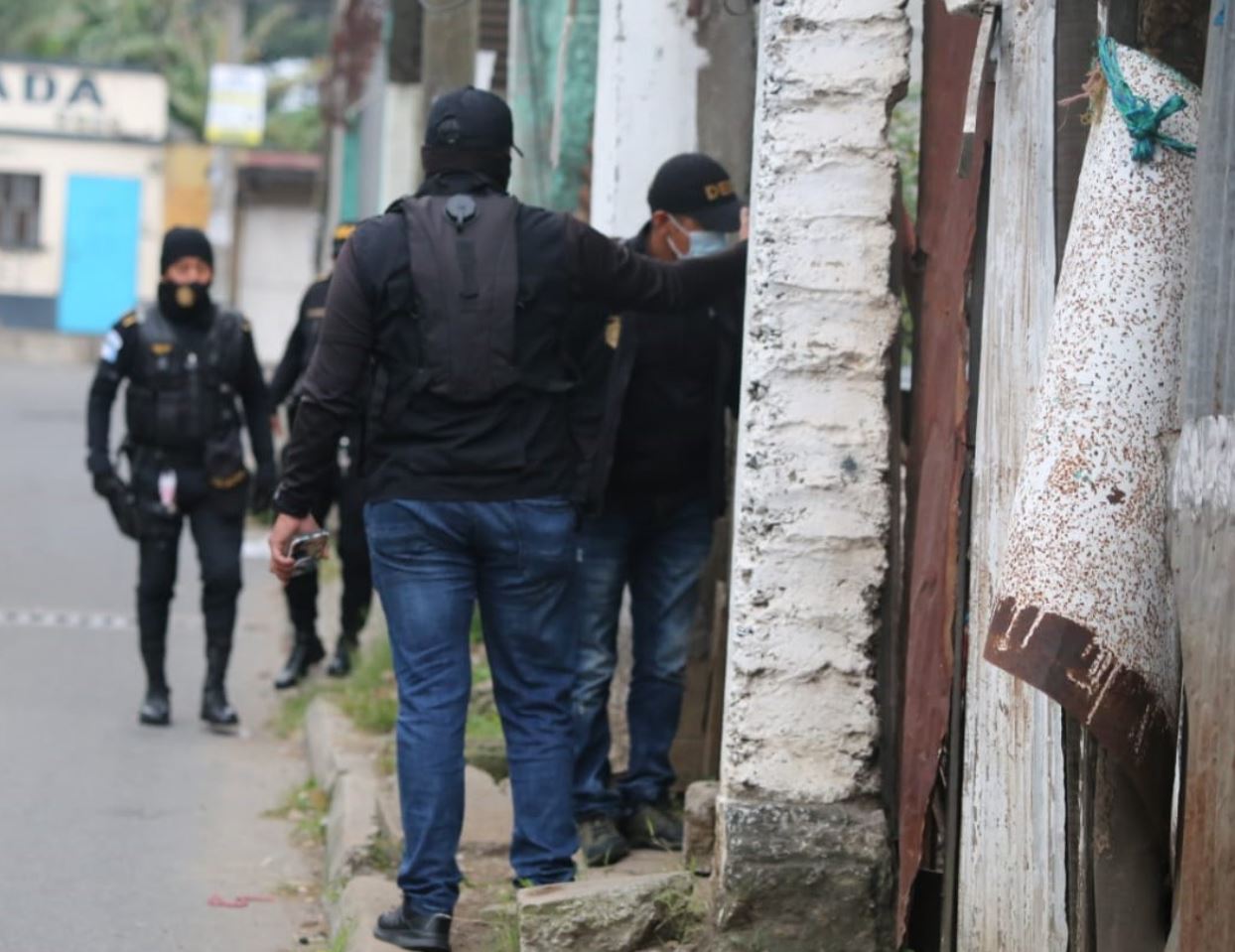 Armas y radiocomunicadores: esto les decomisaron a presuntos extorsionistas en Villa Nueva