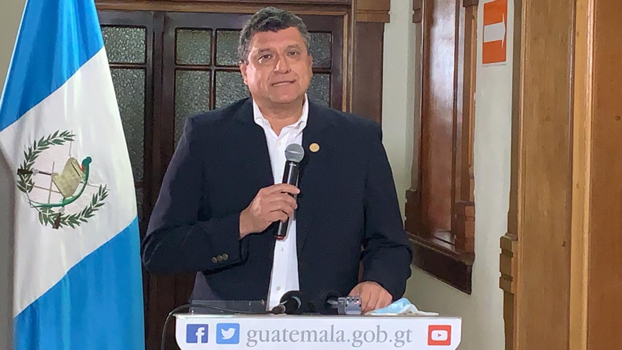 Vicepresidente Guillermo Castillo pide a Giammattei que ambos renuncien al cargo para “oxigenar el rumbo del país”