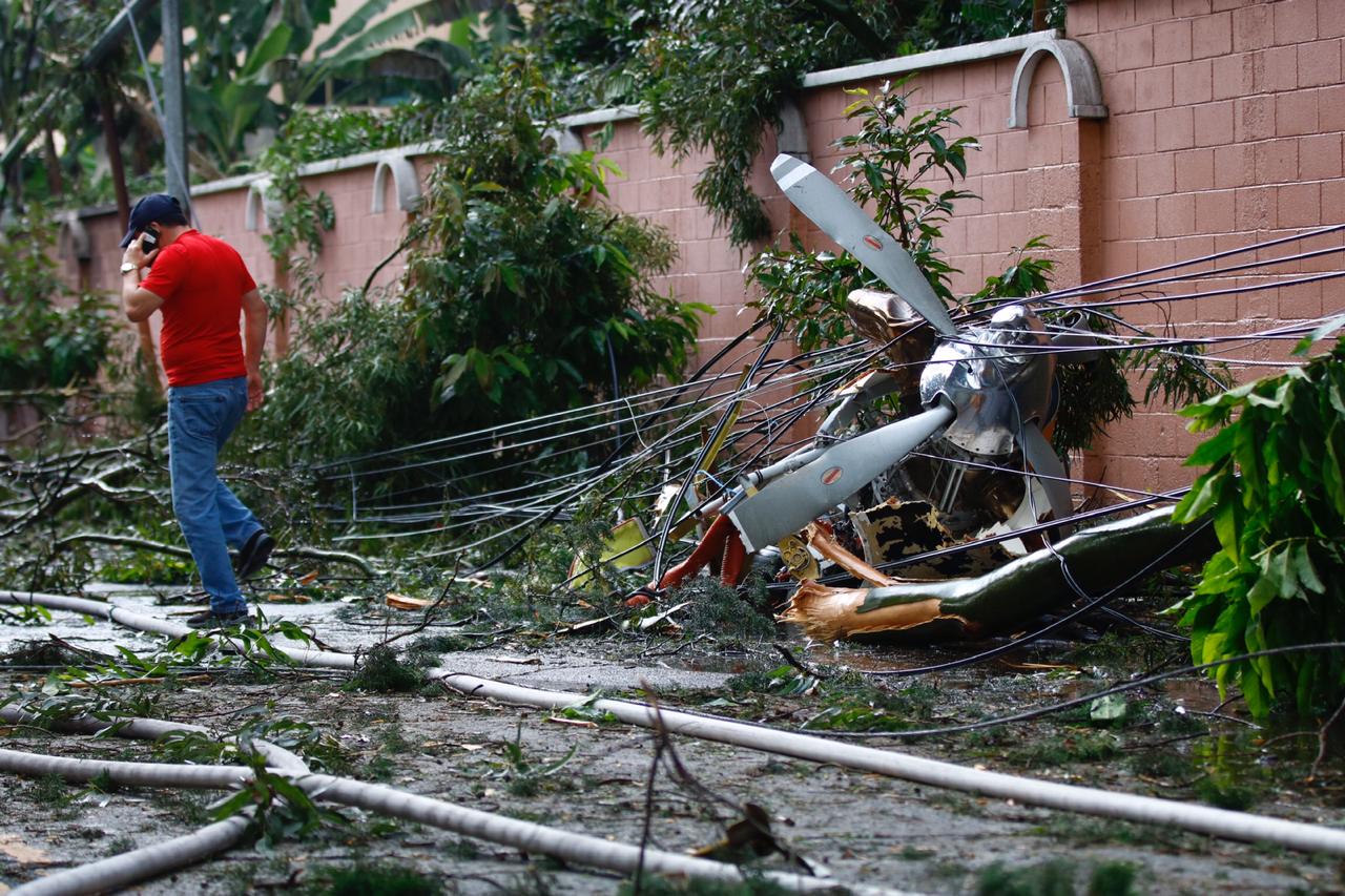 Avioneta que llevaba ayuda humanitaria se accidenta en la zona 9 capitalina