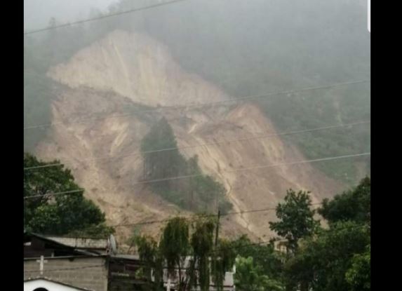 Alud en Quejá: alcalde teme que haya cien muertos en comunidad de San Cristóbal Verapaz