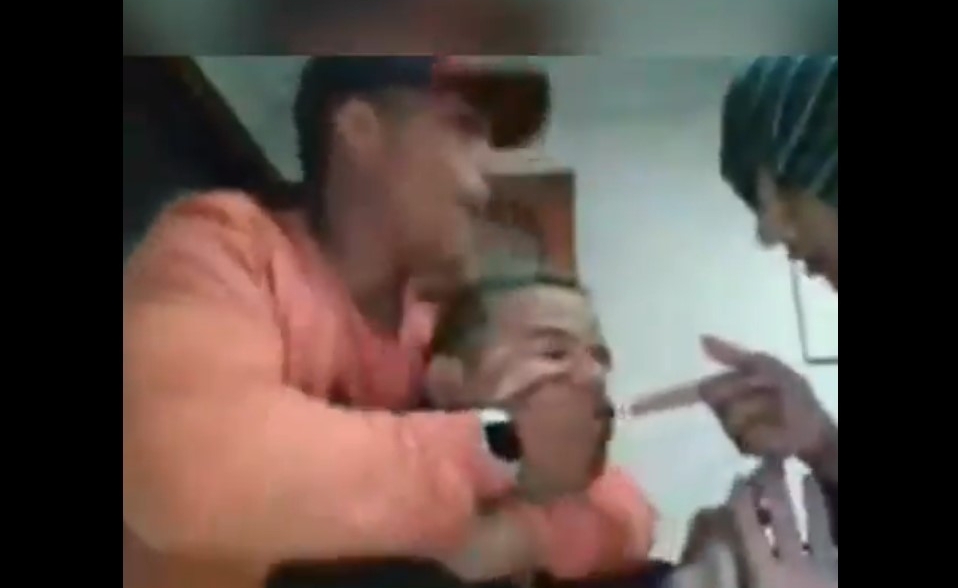 Maestro es asaltado vía zoom