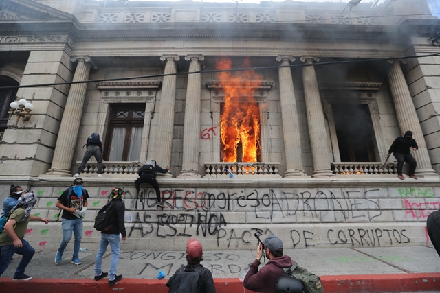 Por falta de mérito, juez ordena la liberación de detenidos durante protesta