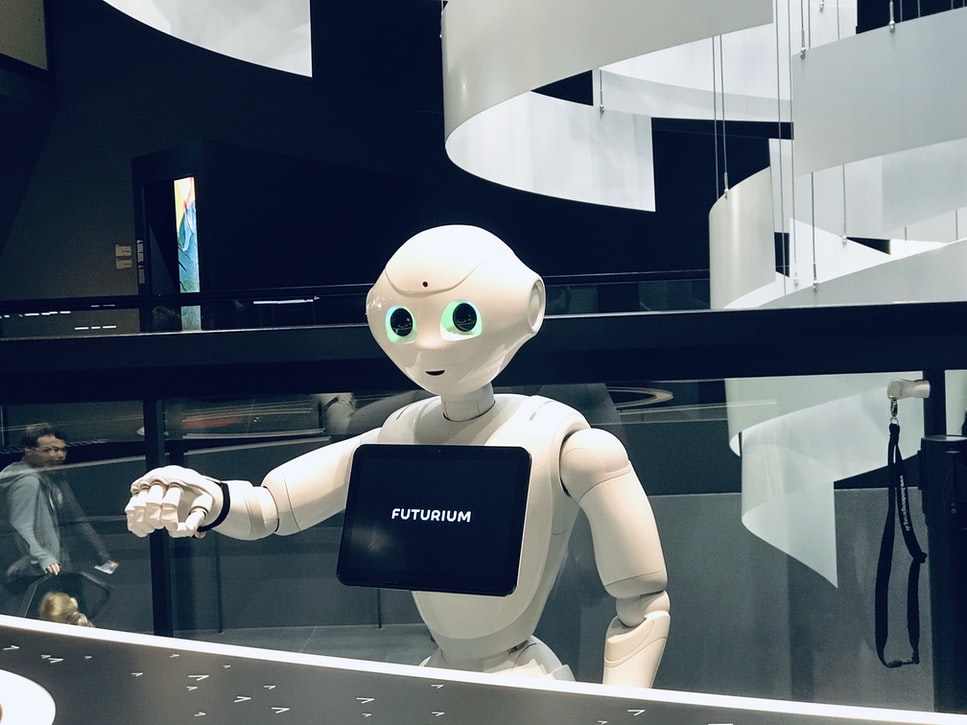 Robots adquieren nuevo valor por el coronavirus: miden la temperatura, nivel de oxígeno y “conversan” con pacientes
