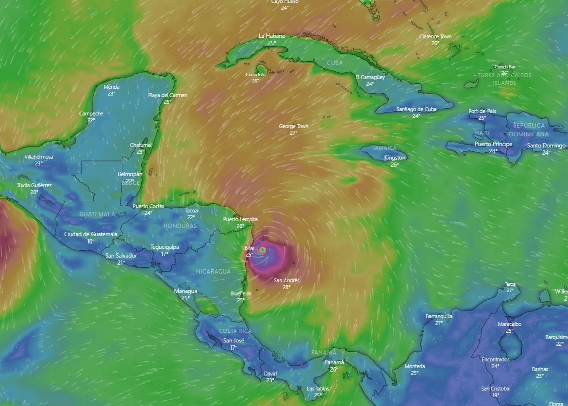 Huracán Eta toca tierra en el Caribe norte de Nicaragua con categoría 4