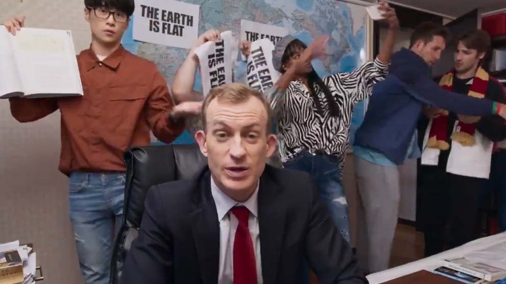 Robert Kelly, “Padre de la BBC”, protagoniza una campaña publicitaria de Twitter por estos motivos